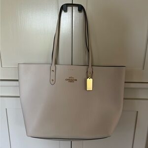 Coach Town Tote- White